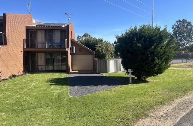 Bundalong Villa on Francis Elliot