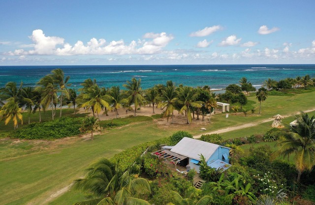 Bungalove nThe garden, the beach. What else ?
