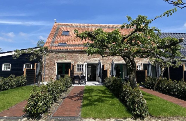 Bungalow ∙ 2 bedrooms ∙ 4 guests