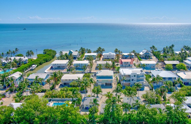 Bungalow #4 - 2 Bed/1 Bath & Pool in Islamorada