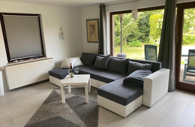 Bungalow im Garten in Wiek