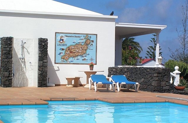 Bungalow in a dream location 100 meters to the sea