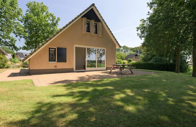 Bungalow in Sondel near Slotermeer Lake