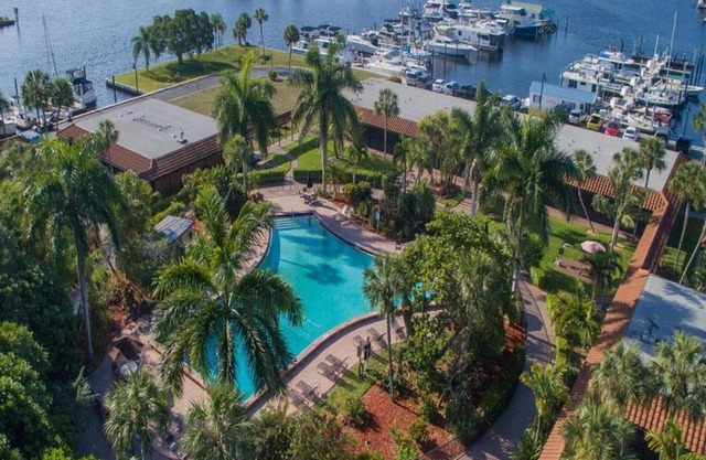 Bungalow In The Florida Everglades 10,000 Islands… Experience Real Florida…