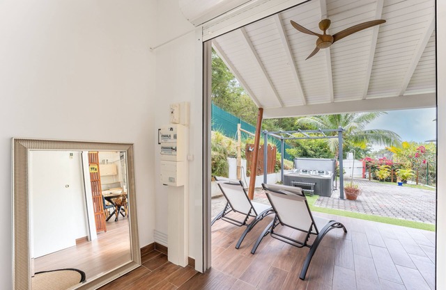 Bungalow Le Petit Corossol et Jacuzzi