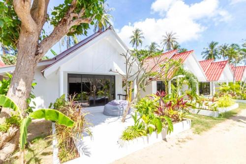 Bungalow near by beach El Pillax Lanta Resort