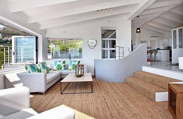 Bungalow On 4th - Three Bedroom House, Sleeps 6