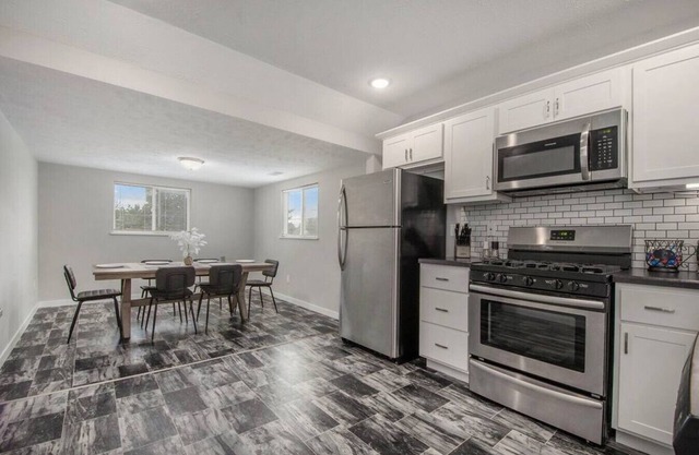 Bungalow on Buckley · Buckley Bungalow - Downtown Group Getaway