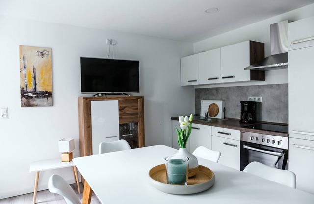 Bungalow-Private Bathroom-Eberhard