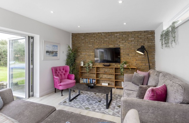 Bungalow with Heated Outdoor Swimming Pool