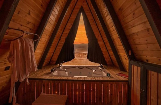 Bungalow with Jacuzzi and Private Pool in Sapanca