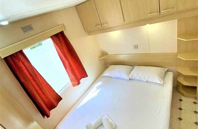 BUNGALOW WITH POOL ON THE BEACH