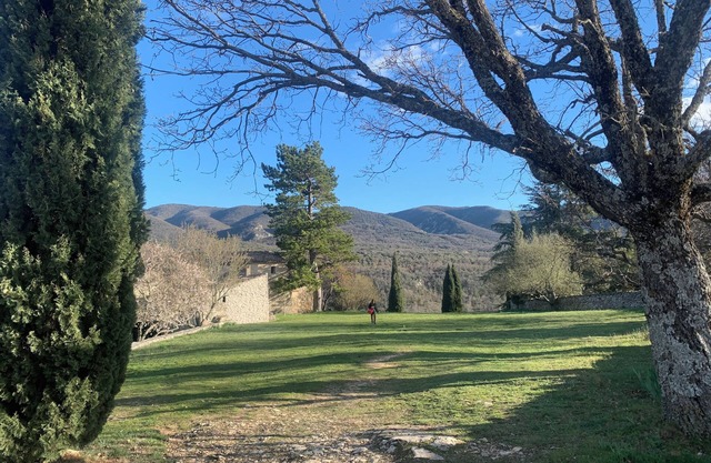 BUOUX - LUBERON - DETACHED OLD HOUSE