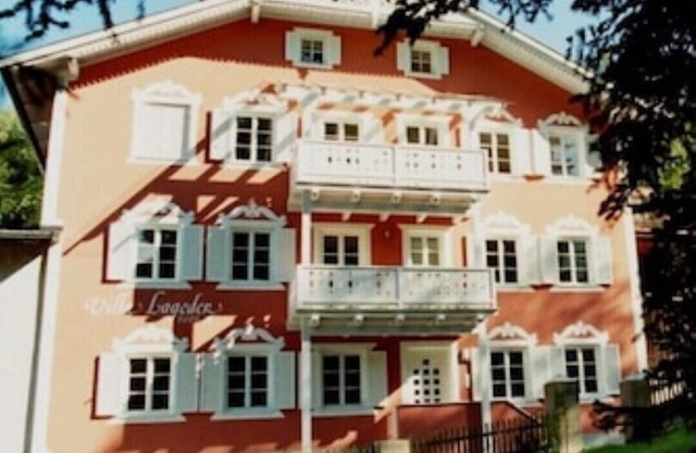 Burgfrieden, Villa Lageder