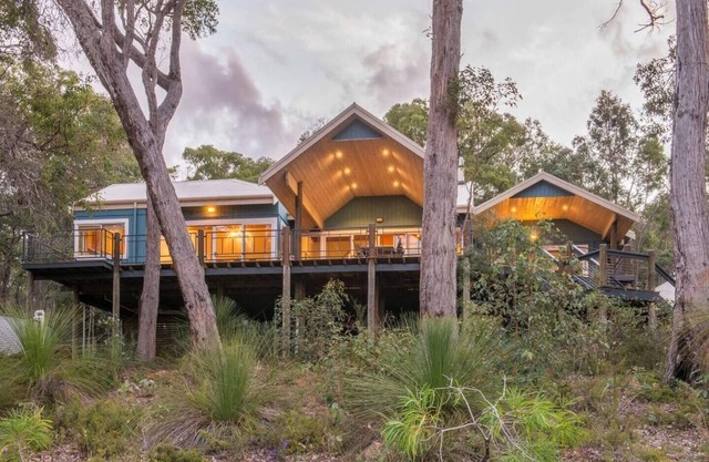 Burwood Bush House Close to Wineries and Beach