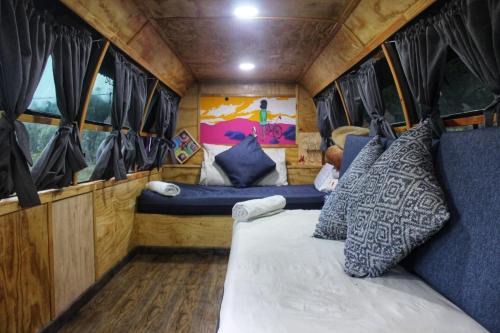 Bus completamente amoblado