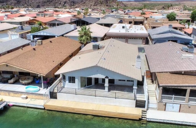 Bush Master Suite, Moovalya Keys canal
