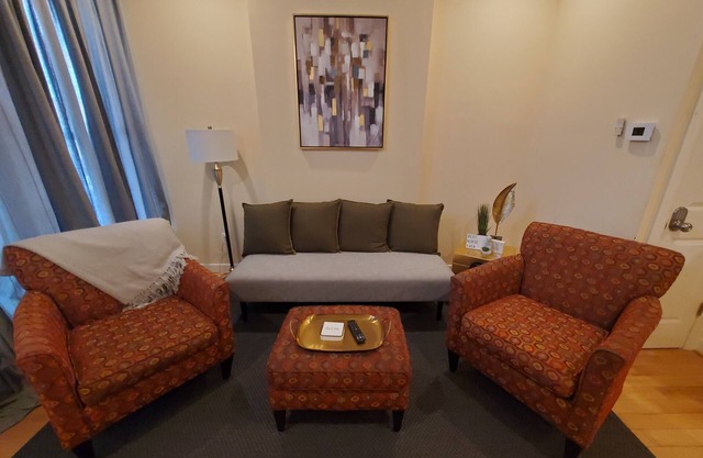 Butcher's Hill Hospitality Suite, 2 Bedrooms, Private Yard - Pet Friendly