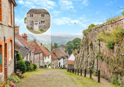 Button Cottage - Gold Hill