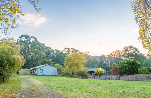BUXTON BEAUTY - Central location, river views