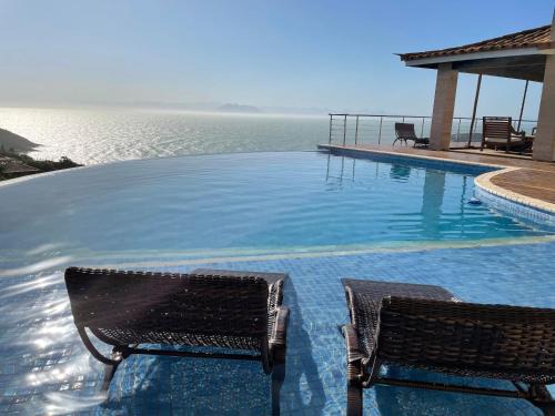 Buzios, casa inteira de frente para o mar em Joao Fernandes, fabulosa, a melhor vista, Mansão Bella Vista