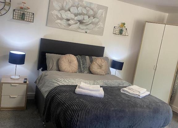 Bv Homely Studio Fifteen At Deighton Huddersfield