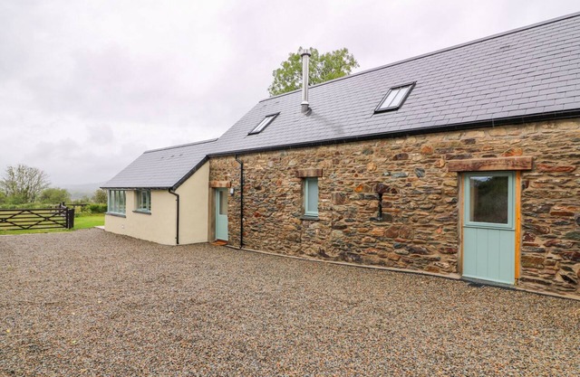 BWTHYN EISTEDDFA FACH, pet friendly in Newport, Pembrokeshire