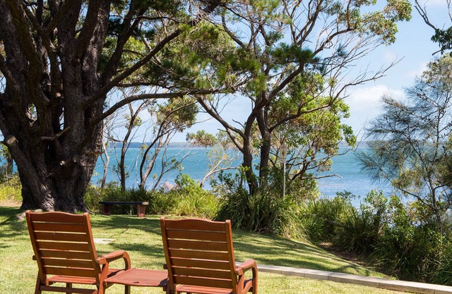 BY THE BEACH B&B SELF CONTAINED APARTMENTS - BEACH FRONT - ROMANTIC GETAWAYS