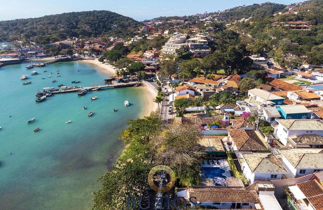 Bz48 Condomínio frente a Orla Bardot!Casa 4 suítes