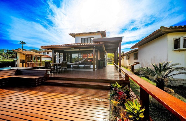 Bz60 House in a condominium right on the sand