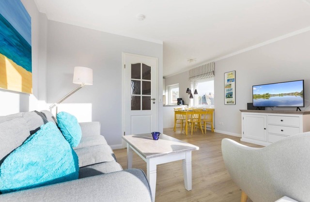 C-haus Carola. App 13 - Helle und Moderne 3-zimmer Ferienwohnung mit ca. 65 m² in Zentraler Lage,