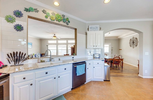 Cañon City Home: Close to Hiking & Rafting!