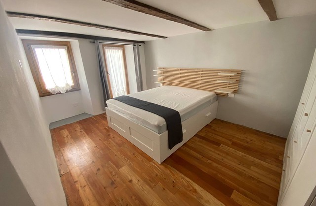 Cá di Gin 1* floor apartment in the old town