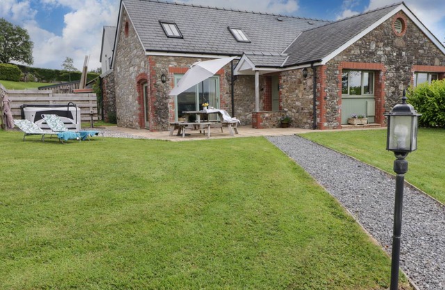 Cabin ∙ 2 bedrooms ∙ 4 guests