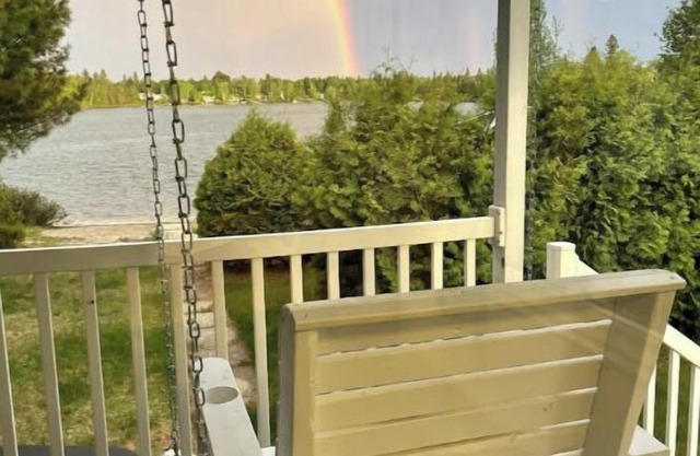 The Lac Rose oasis