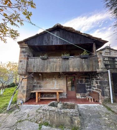 Cabaña Pasiega Lo Macario