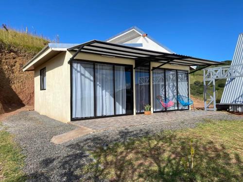 Cabaña vista el Valle