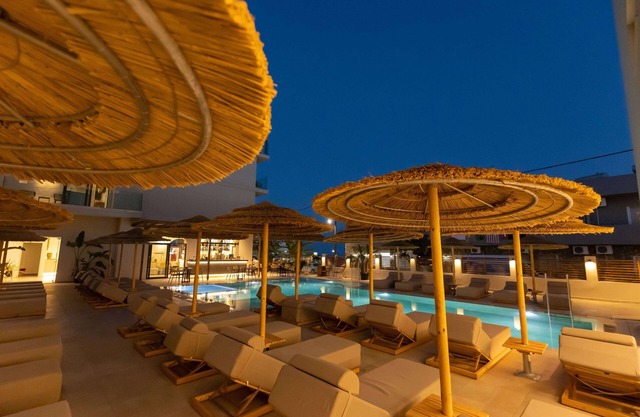 Cabana Blu Hotel & Suites