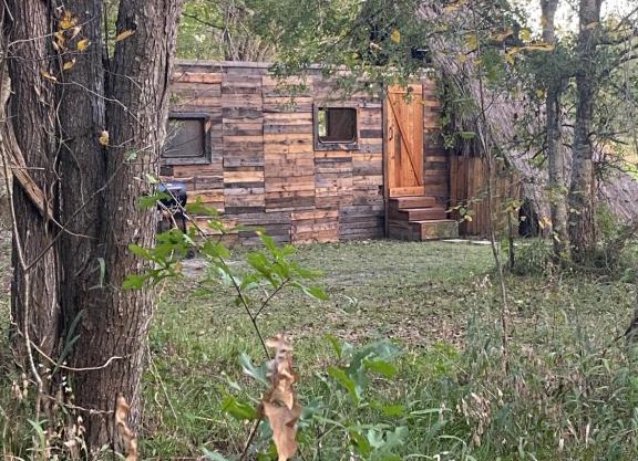 Cabin 1 Remote cabin next to Sam Houston National Forest