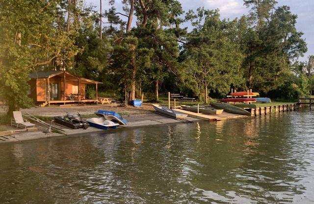 Cabin #1, Waterfront, Onalaska, Lake Livingston, Texas