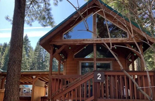 Cabin #2 at Hyatt Lake Resort