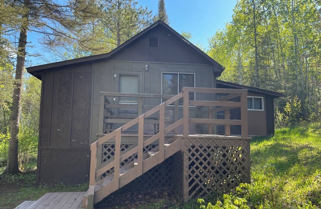 Cabin 2 'Waterfall' 2 BR, 5-6 pp, access to boats!