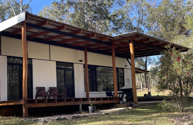 Cabin, 260 acres private bush land, creek, wildlife, fireplace, peace.