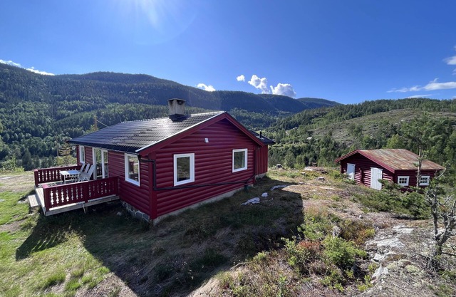 Cabin, 310 meters above sea level, with great views and walks in nature