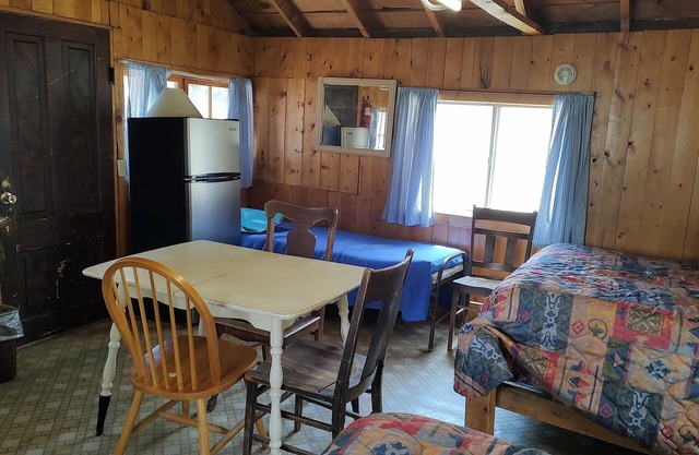Cabin 7 at Sportsman's Lodge