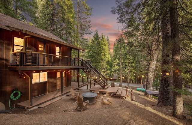 Cabin close to Bear Valley Game Room,Pets,EV Friendly Rec Center Access