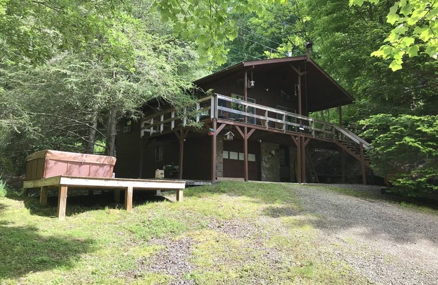 Cabin Get Away Overlooking Mount Mitchell