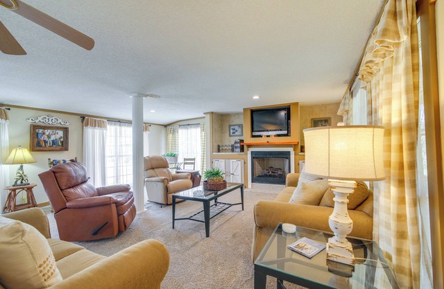 Cabin < Half-Mi to Tunica Lake: Great for Anglers!