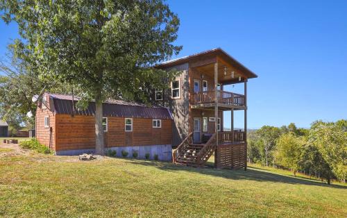 Cabin, Hot Tub, 3 Decks, Firepit, Full Kitchen