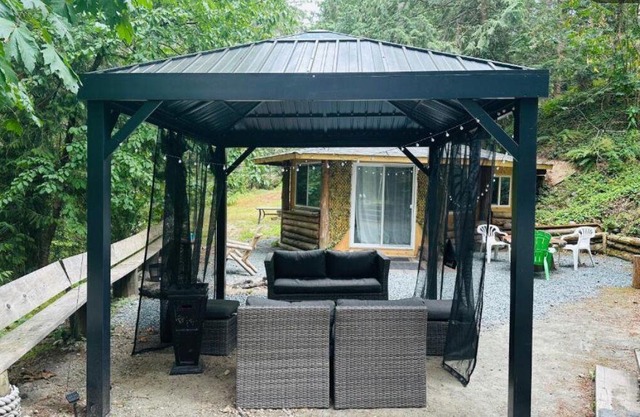 Cabin in the woods @ Cultus Lake